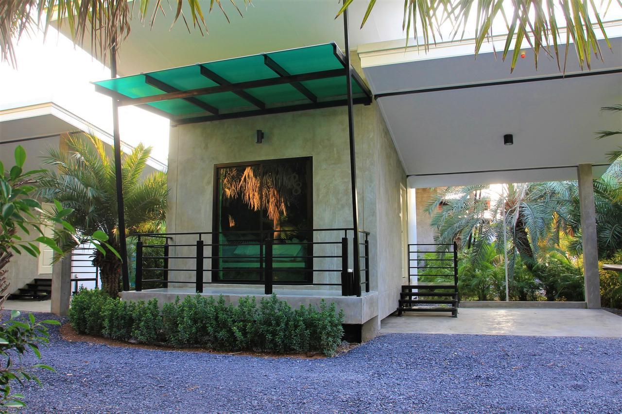 Lopburi Palm Resort Exterior photo